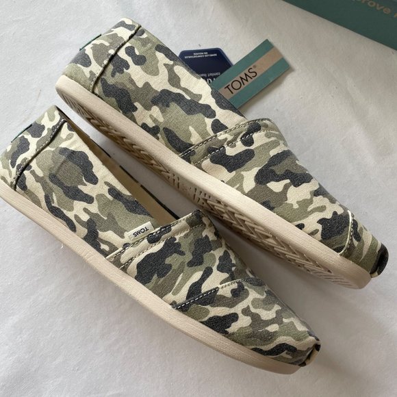 NEW Women's / Teen's Toms Camp Slip On Shoe size 7 - Picture 4 of 8